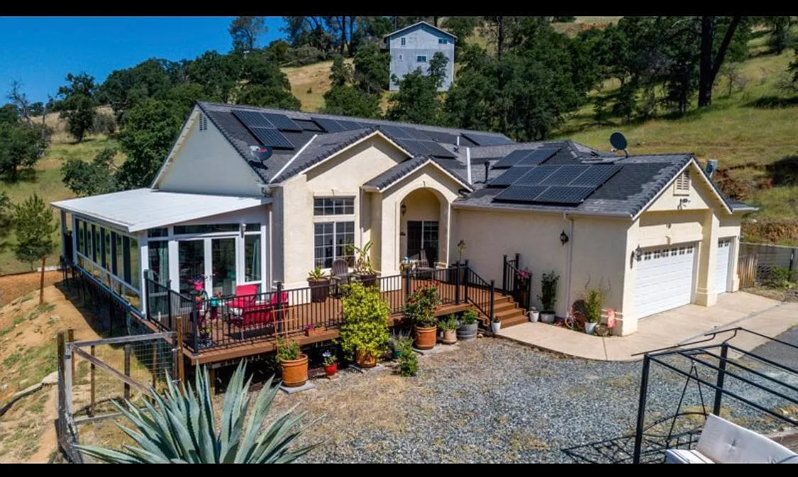 5338 Arbolada Dr photo 1