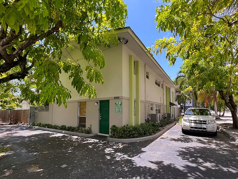 2900 Bird Ave — Photo 45