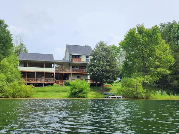 69 Lakeway Dr, Pikeville, TN 37367