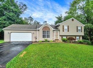 9 Katie Ct, Stewartstown, PA 17363