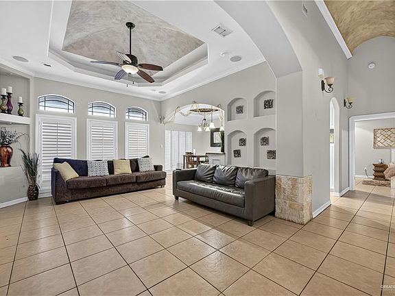 4th image of 701 W Seminole Ave
