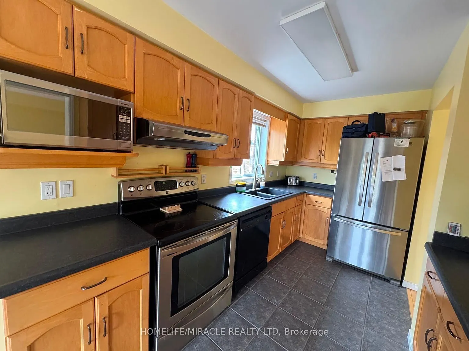 3 bed, $3,000 — Photo 4