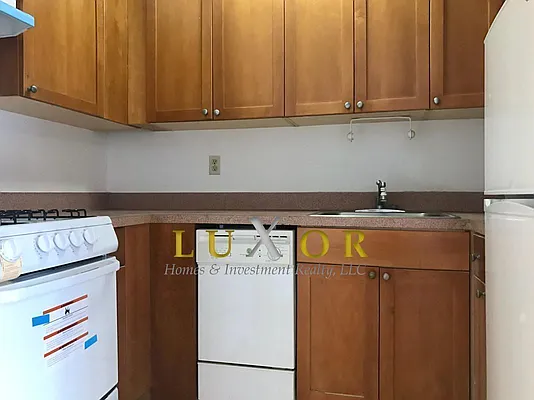 Rented by Luxor Homes & Investment Realty | media 7