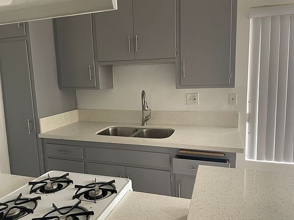 2nd image of 3657 Keystone Ave #3