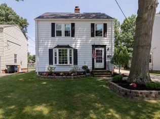 1247 Gordon Rd, Lyndhurst, OH 44124