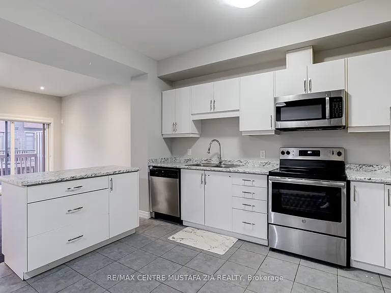 74 Soho St — Photo 10