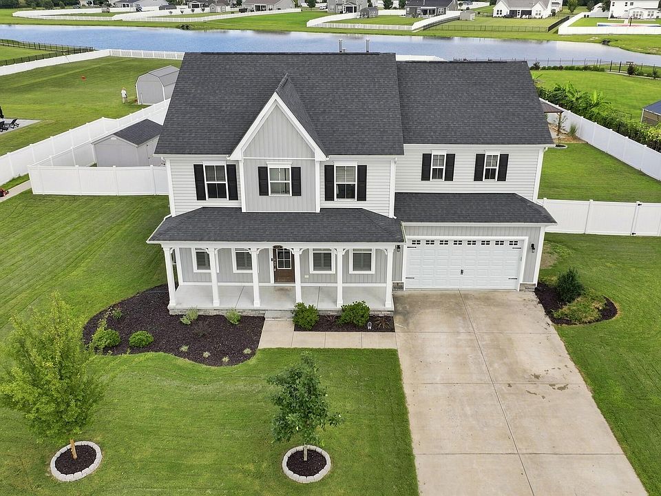 1st image of 124 Gables Place