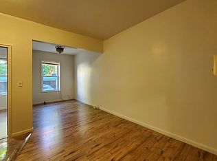 32-77 43rd St #1R, Astoria, NY 11103