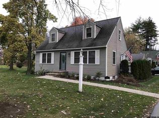 127 Beacon Rd, Glenmont, NY 12077