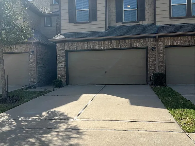 8315 Columbia Forest Dr — Photo 2