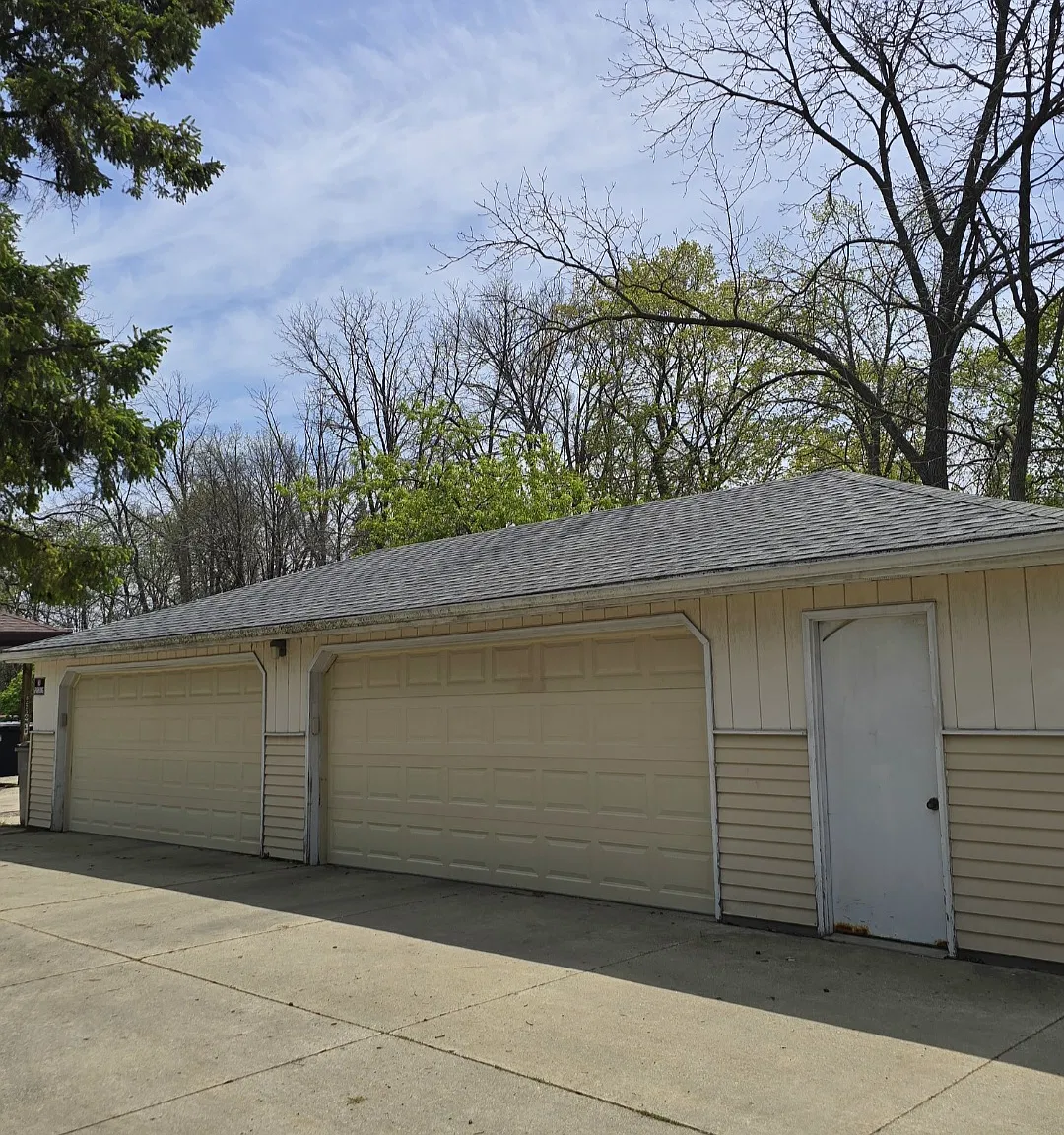 2 bed, $1,200 — Photo 2