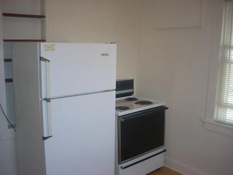 1005 Broad Ave NW #201 — Photo 3