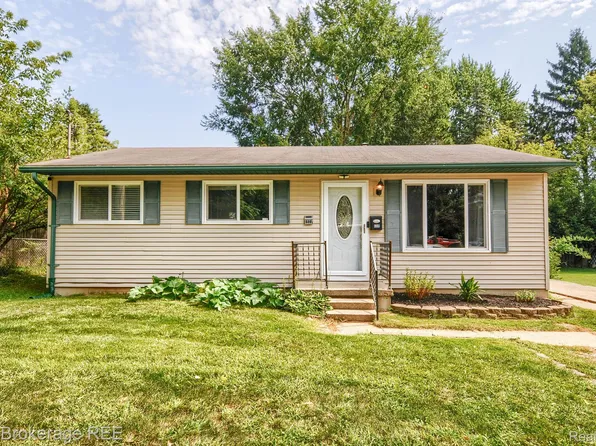 609 New St, Clio, MI 48420