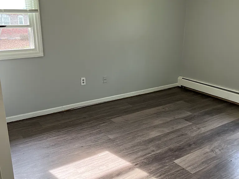 Williamsburg Apartments — Photo 15