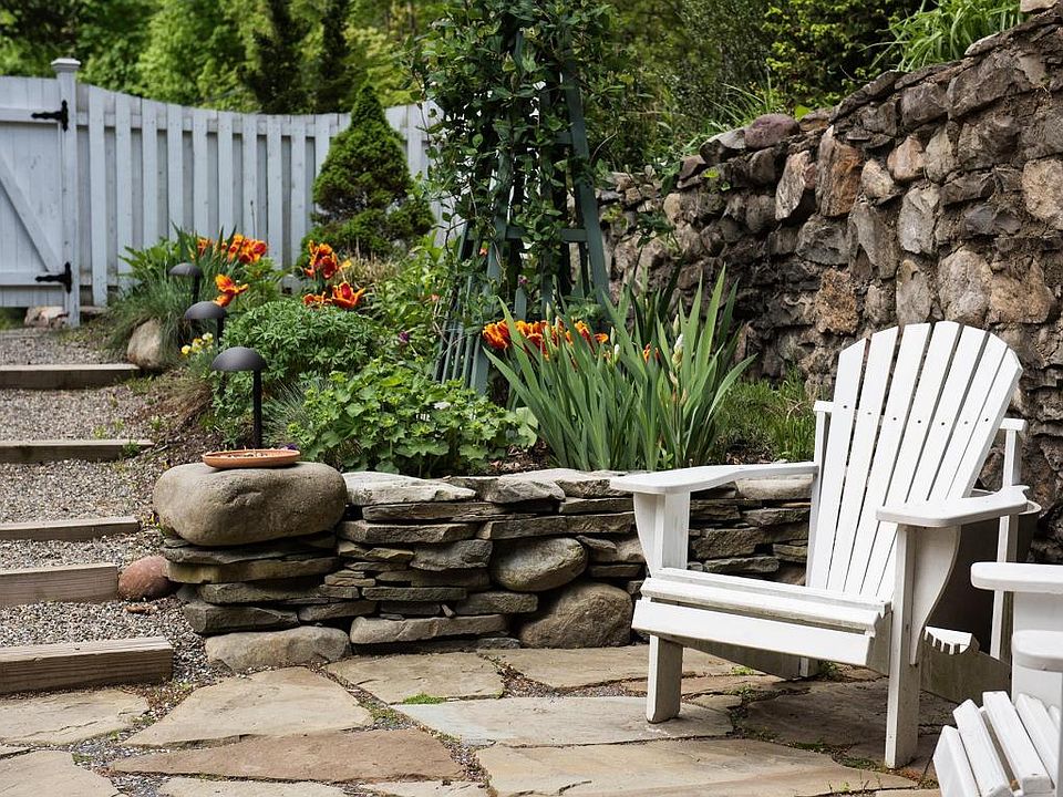 709 7th St Milford PA Zillow