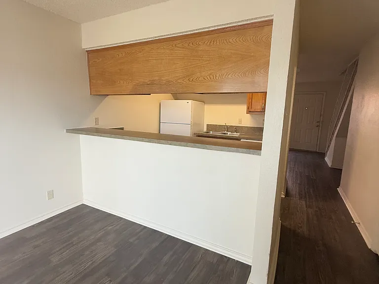 721 Avenue A #7 — Photo 5