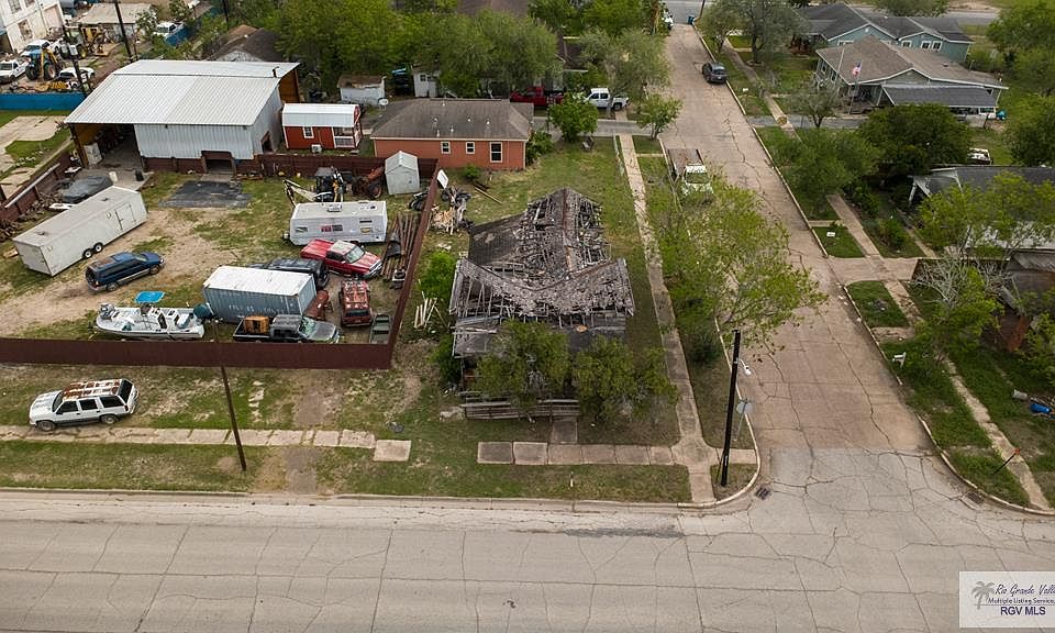 1st image of 293 E Robertson St