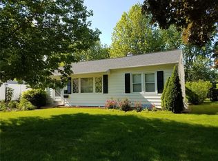 1042 25th St NE, Cedar Rapids, IA 52402