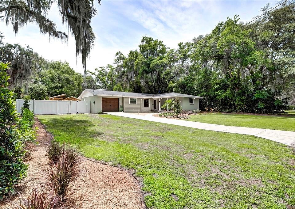 1st image of 516 Cypress Ln