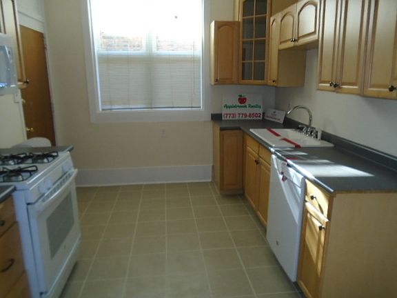 4th image of 4828 S Dorchester Ave #2B