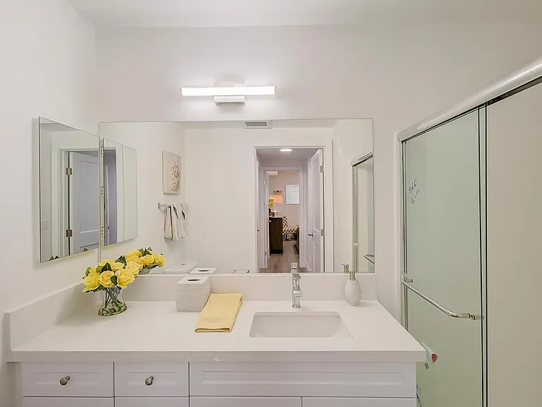 The Kingsley Diplomat Apartments — Photo 7