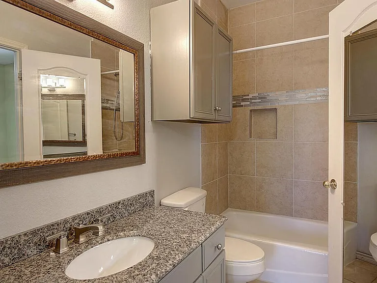 7642 Dallas St — Photo 40