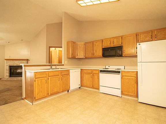 2nd image of 2133 Fincastle Way #B