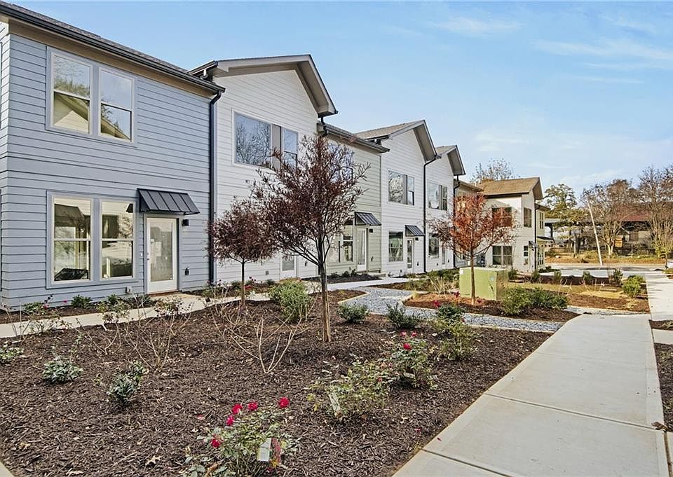 1st image of 1070 Dill Ave SW #306