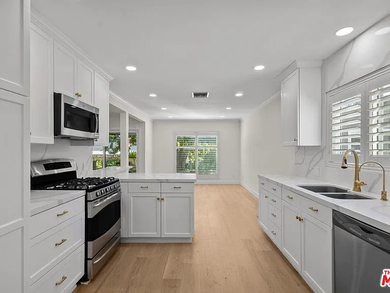10780 Deliban St — Photo 8
