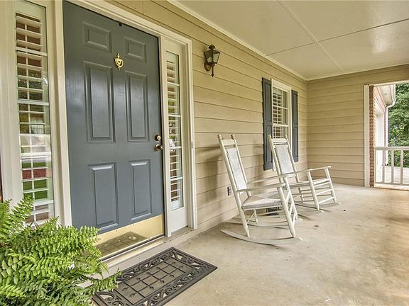 3rd image of 4631 Pembrooke Ct SE