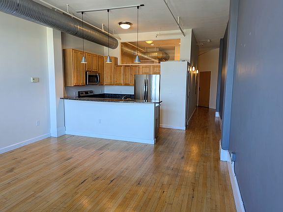 2nd image of 1951 W 26th St APT 509
