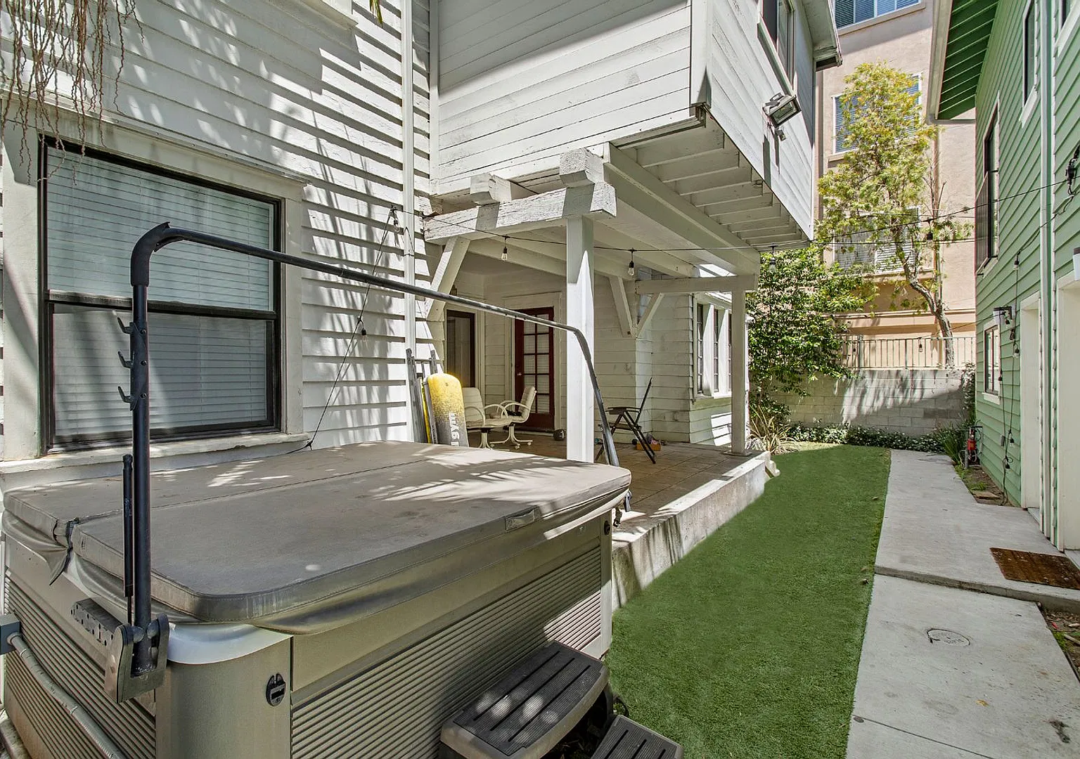 Adams Houses — Photo 3