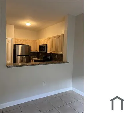 1661 SE 28th St — Photo 3