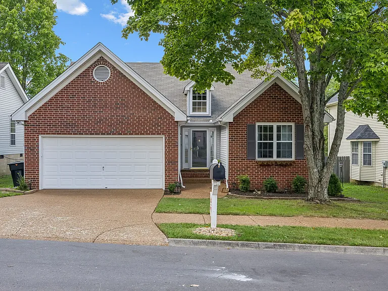 304 Crooked Oak Ct — Photo 24