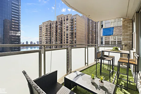 Rented by Brown Harris Stevens | media 4