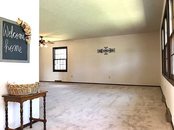 ENTER INTO LARGE LIVINGROOM