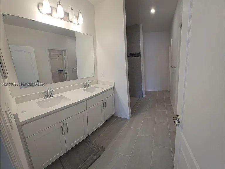 10500 SW Vasari Way — Photo 8