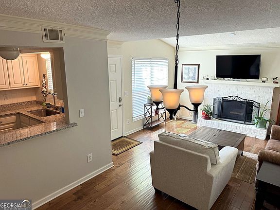 4th image of 554 Picketts Bend Cir