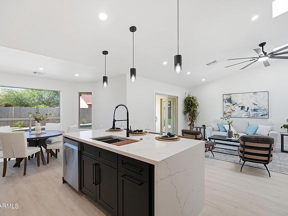 4th image of 1221 W BARTLETT Way