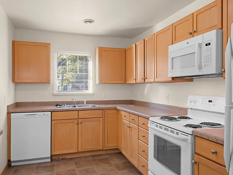 706 Fulton St — Photo 8