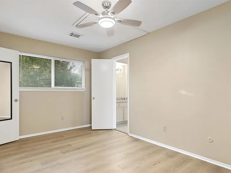 10810 Sugar Hill Dr #B — Photo 16