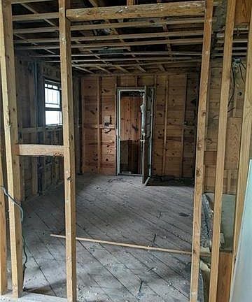 4th image of 812 6th St