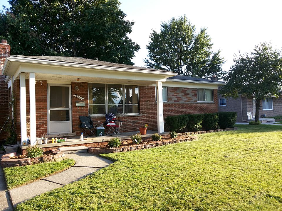 2nd image of 5550 Casmere Ave