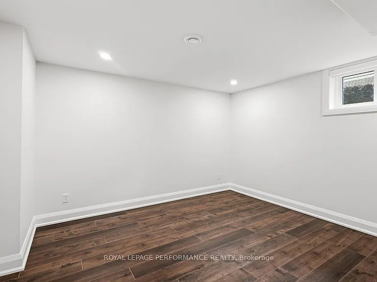 180 Roger Rd — Photo 41