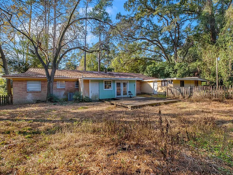 1902 Sunset Ln — Photo 23