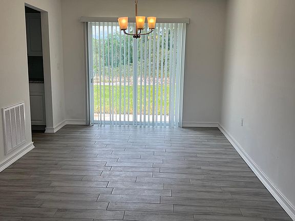 4th image of 3042 Buttercup Ln