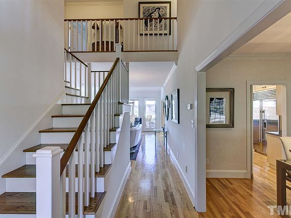2-story Foyer