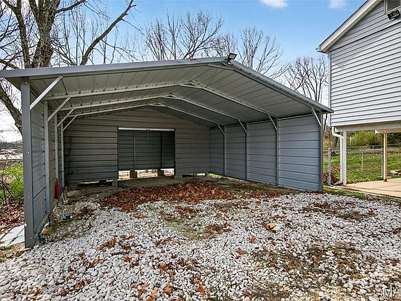 4th image of 5208 Roberta Dr