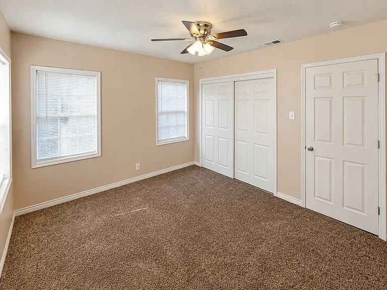 1102 Tarpley Ave — Photo 6