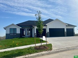 2755 N 181st St, Elkhorn, NE 68022